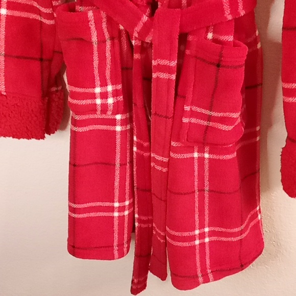 MARTHA STEWART Plush ONE SIZE red-white-black colors  (B3) - Picture 6 of 11